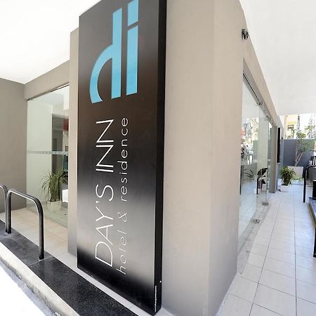Day'S Inn Hotel And Residence 斯利马 外观 照片