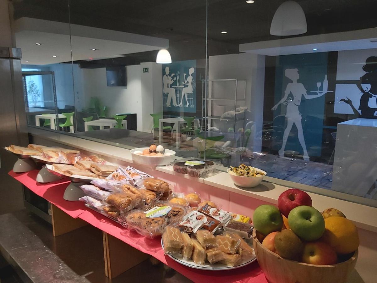 Day'S Inn Hotel And Residence 斯利马 外观 照片