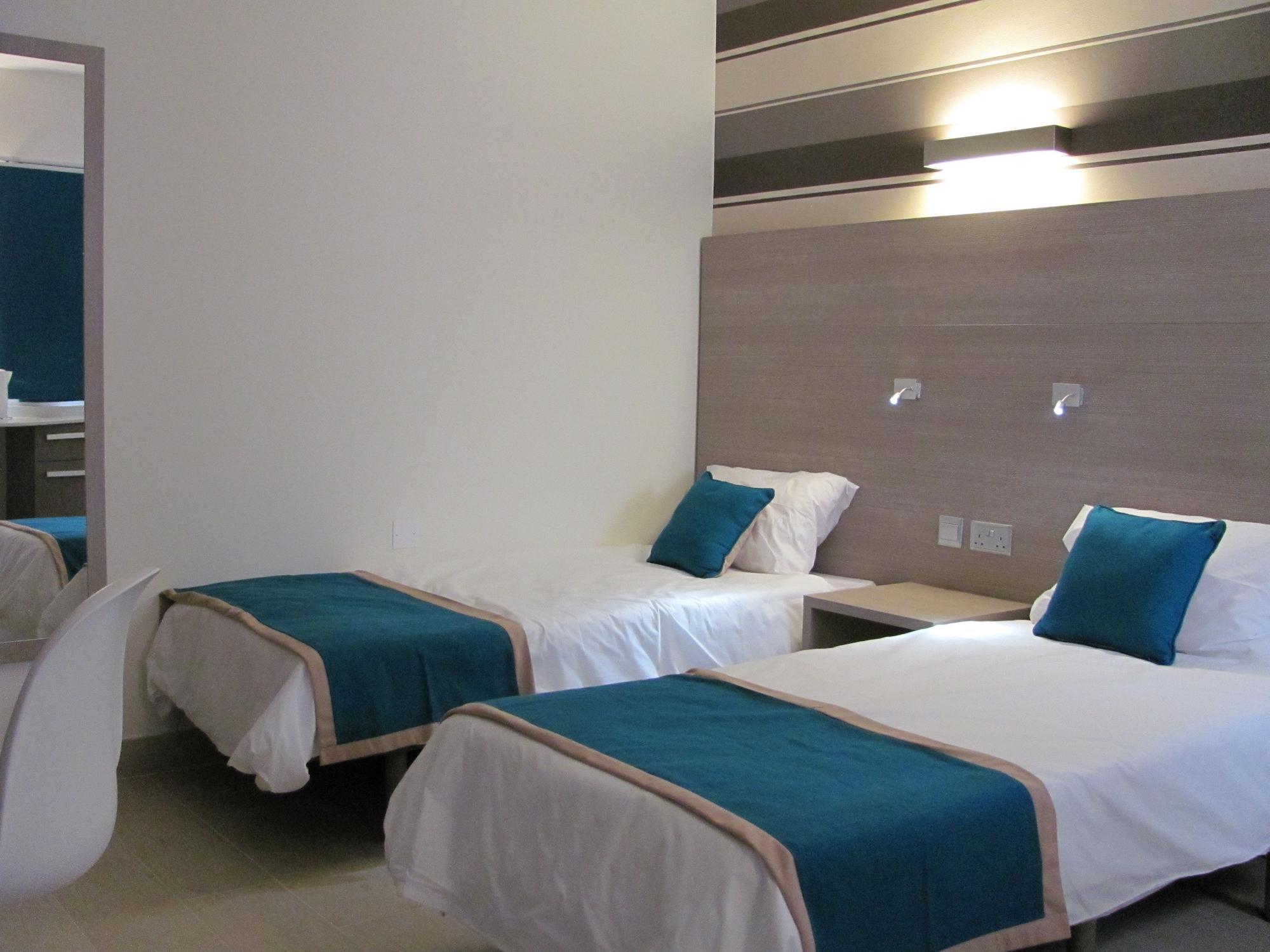Day'S Inn Hotel And Residence 斯利马 外观 照片