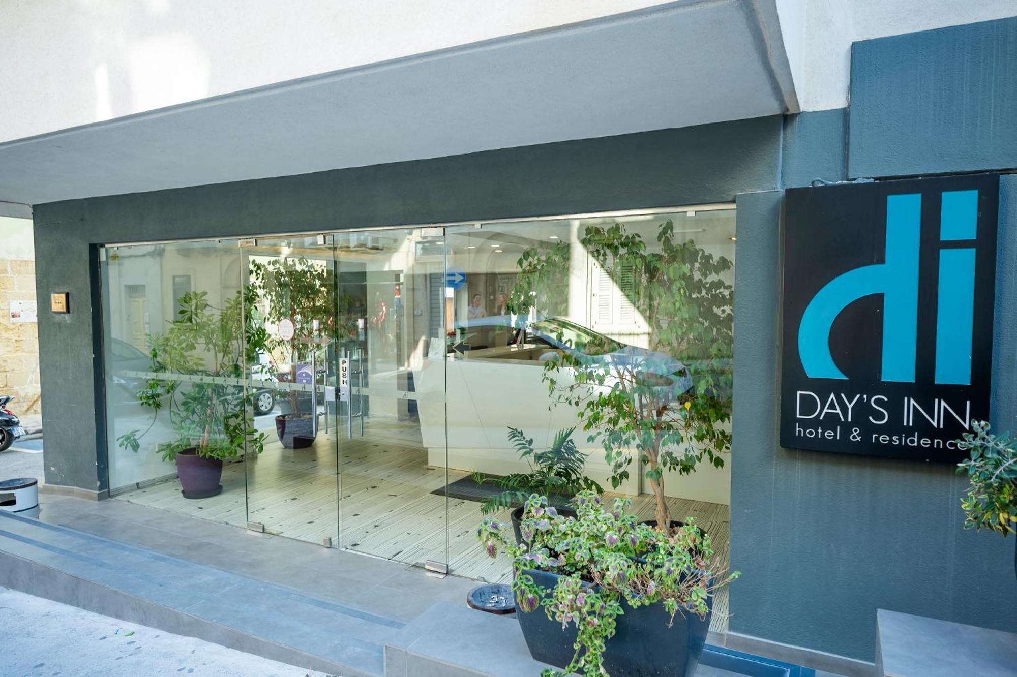 Day'S Inn Hotel And Residence 斯利马 外观 照片