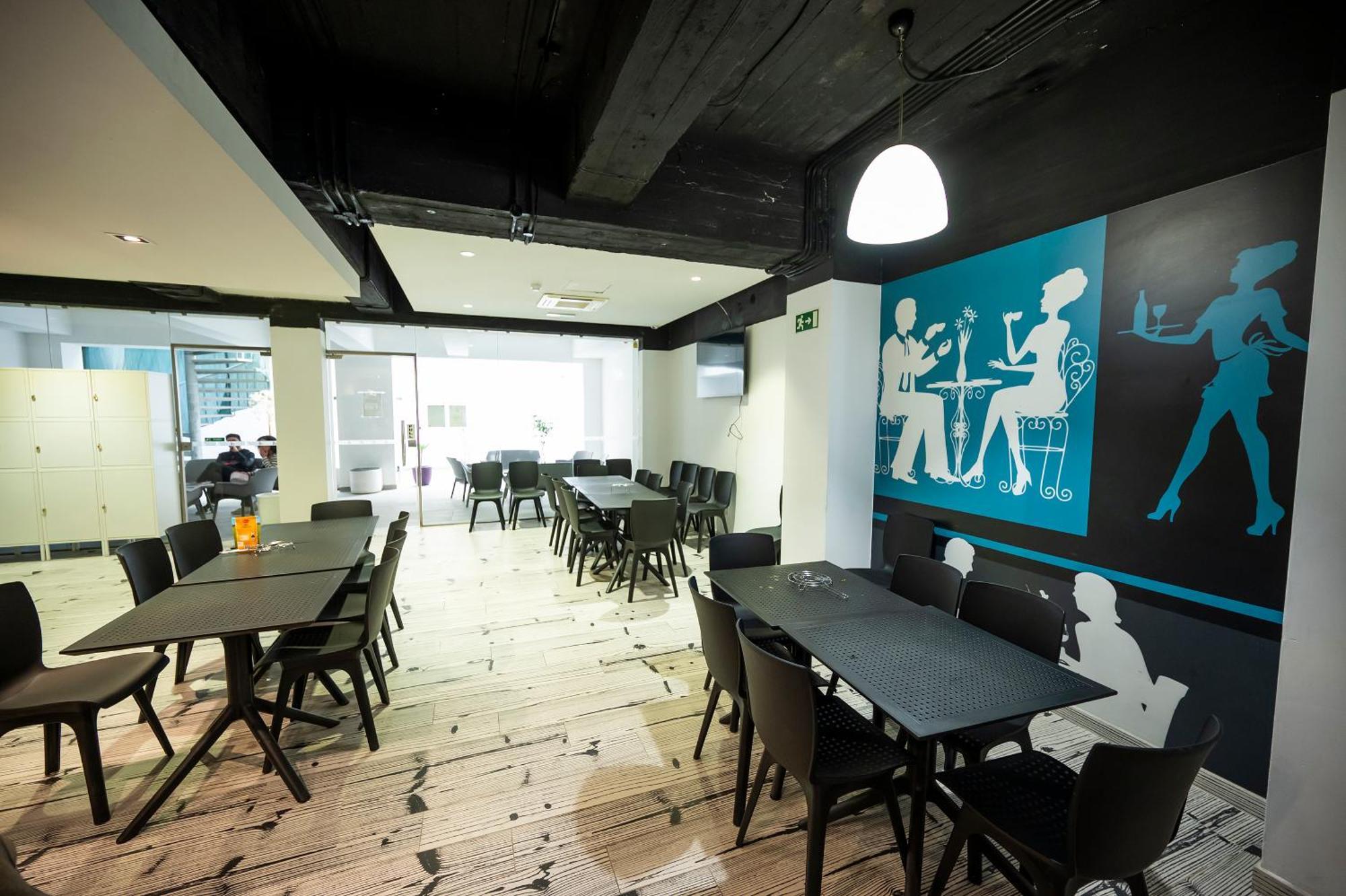 Day'S Inn Hotel And Residence 斯利马 外观 照片